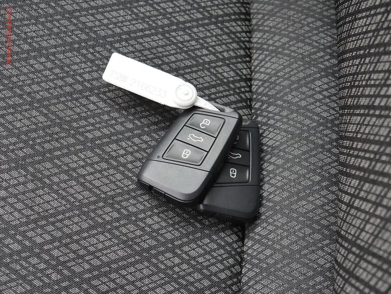 Škoda Karoq (2022) 2.0 TDi 4x4, Style, DSG, LED - fotka 27 z 27