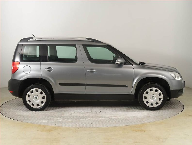 Škoda Yeti (2011) Ambition 1.2 TSI, Serv.kniha - fotka 6 z 15