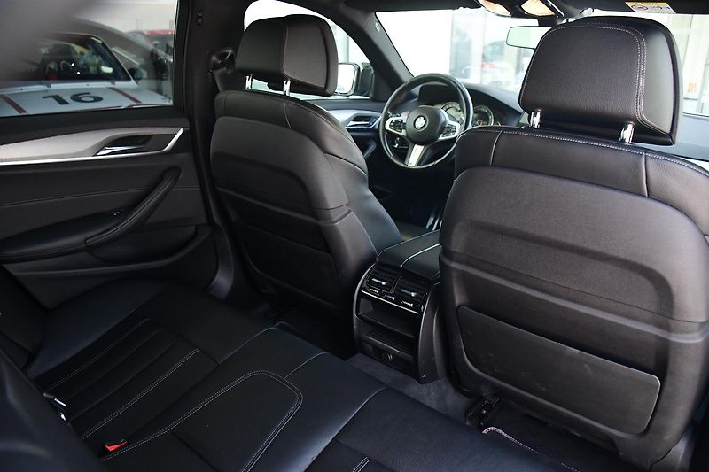 BMW Řada 5 530D M-SPORT 2xKOLA  - fotka 16 z 53
