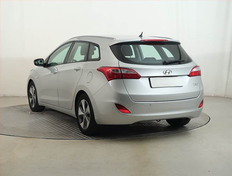 Hyundai i30 (2016) 1.6 GDI, Tempomat - fotka 4 z 13