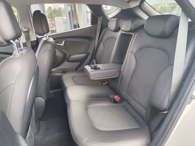 Hyundai ix35 1.7 CRDI/85kW trikolor - fotka 11 z 26