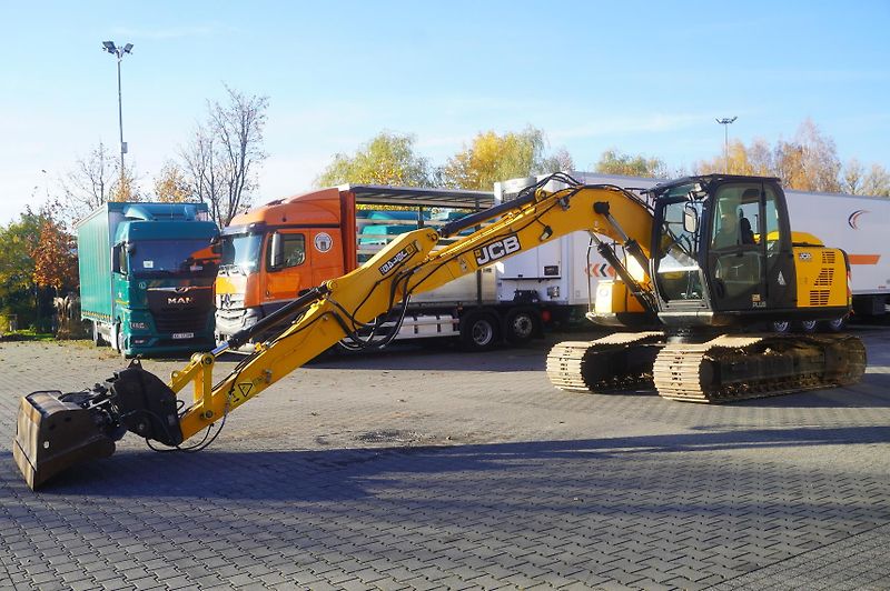 JCB (2016) JS 145LC crawler excavator - fotka 8 z 24