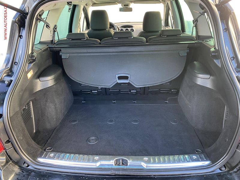 Peugeot 308 (2011) 1.6 VTi SW - fotka 7 z 15