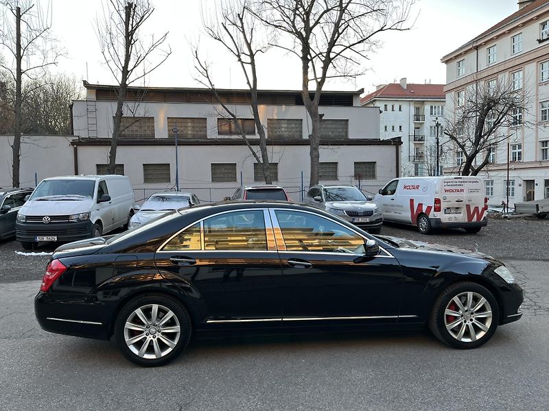 Mercedes-Benz Třídy S (2013) 500 4Matic - fotka 8 z 42