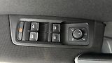Volkswagen Touran 2.0 TDI DSG Highline - náhled 22