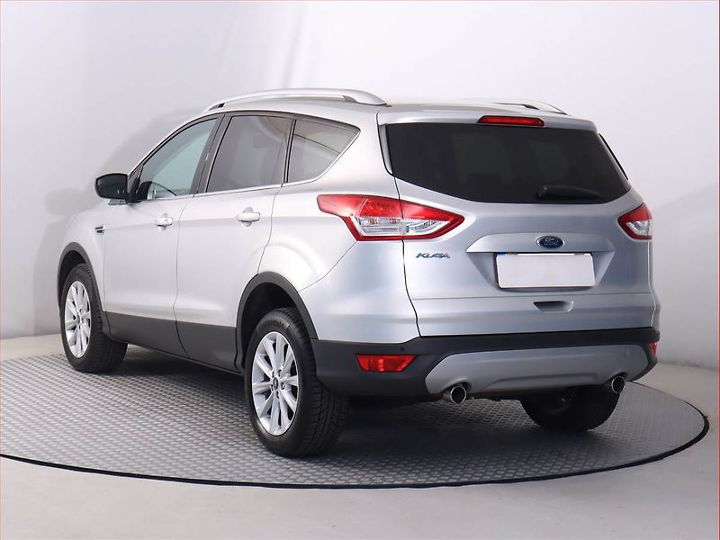 Ford Kuga (2015) 2.0 TDCi, 4X4, Kůže, Tempomat - fotka 4 z 18
