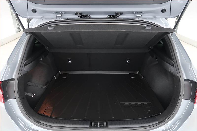 Kia Ceed (2021) 1.5 T-GDI - fotka 14 z 21