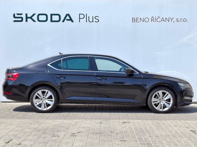 Škoda Superb (2022) Style Plus Top 2,0TDi 110kW - fotka 12 z 35
