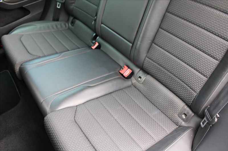 Volkswagen Golf 1,4 TSI  VÝHŘEVY,TAŽNÉ,BIXENON - fotka 23 z 28