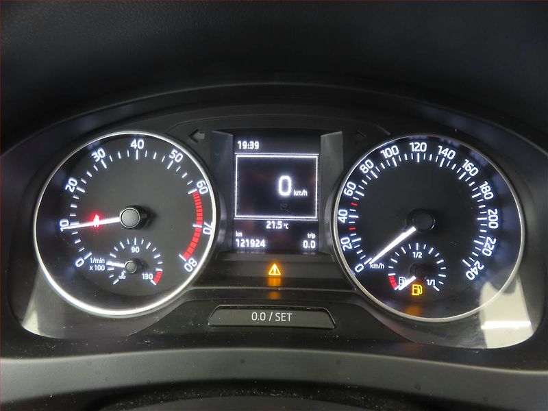 Škoda Rapid (2016) Ambition 1.2 TSI - fotka 11 z 14