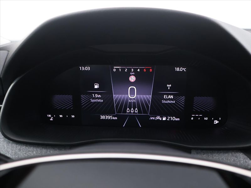 Škoda Kamiq 1,0 TSi 70kW Selection - fotka 15 z 27