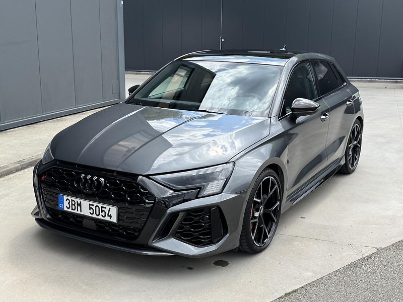 Audi RS 3 (2024) Sportback 2,5 TFSI quattro 294 - fotka 10 z 26