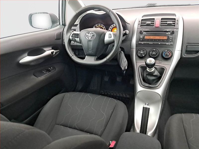Toyota Auris (2010) 1.6 Valvematic - fotka 7 z 16