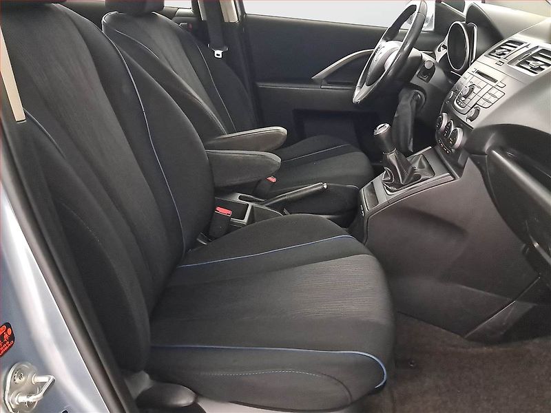 Mazda 5 (2010) 2.0, 7 míst - fotka 9 z 17