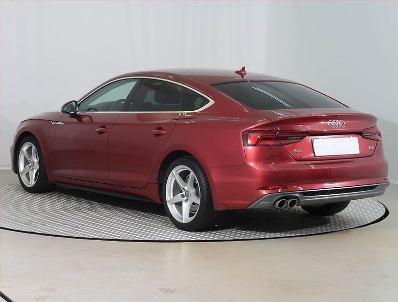 Audi A5 (2018) S-Line 2.0 TDI - fotka 4 z 18