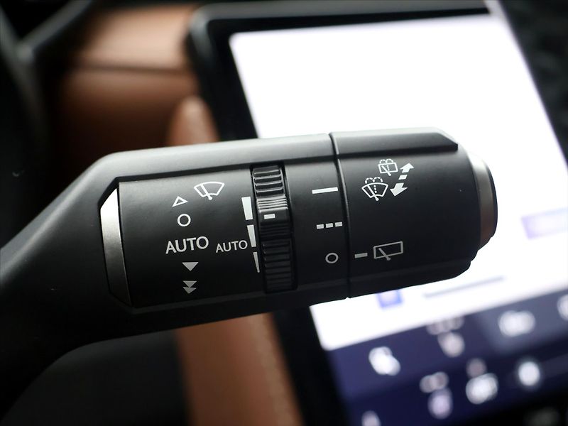 Lexus LBX 1,5 HEV Relax FWD 67kW CZ - fotka 22 z 39