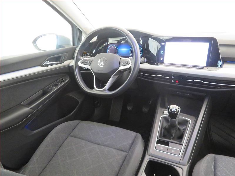 Volkswagen Golf (2023) 2.0 TDI, Navi, Tempomat - fotka 7 z 16