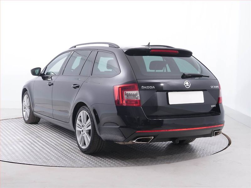 Škoda Octavia (2015) RS 2.0 TSI, Automat - fotka 4 z 22