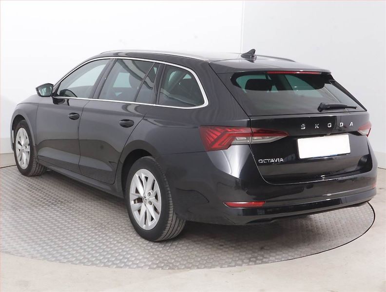 Škoda Octavia (2022) Style 1.5 TSI - fotka 4 z 16
