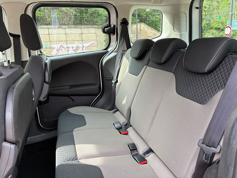 Ford Tourneo Courier 1.5 TDCi ČR 1.Maj 72 tkm DPH - fotka 11 z 24
