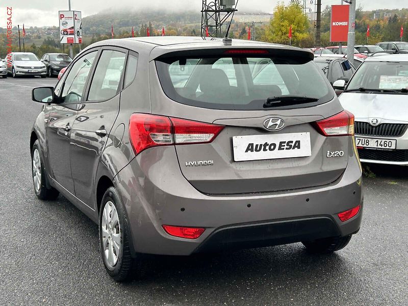 Hyundai ix20 (2015) 1.4 CVVT, 2.maj,ČR, AC, temp - fotka 6 z 17