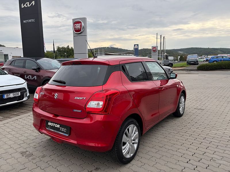 Suzuki Swift 1.2 DualJet MHEV 66kW - fotka 3 z 11