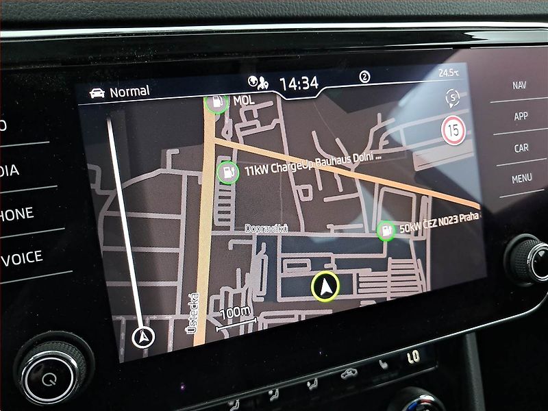 Škoda Superb (2021) Style 2.0 TDI, ČR,1.maj, Kůže - fotka 13 z 20