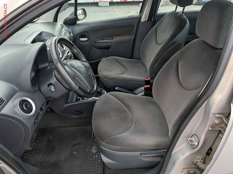 Citroën C3 (2008) 1.1i, AC - fotka 8 z 11