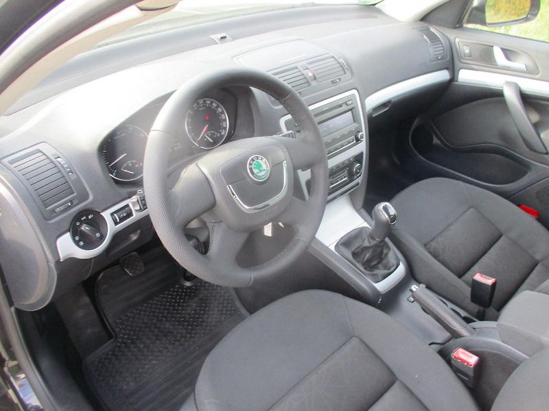 Škoda Octavia 1.2 TSi*TAŽNÉ*L+Z PNEU*VÝHŘEV - fotka 13 z 43