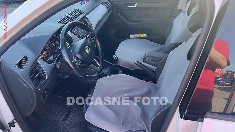Škoda Fabia (2019) 1.0TSI, AC, tažné - fotka 3 z 4