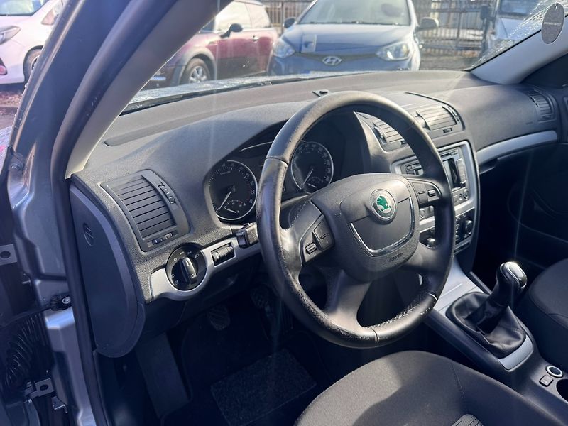 Škoda Octavia (2012) 1,6 TDI 77KW TAŽNÉ SK FACELIFT - fotka 21 z 49