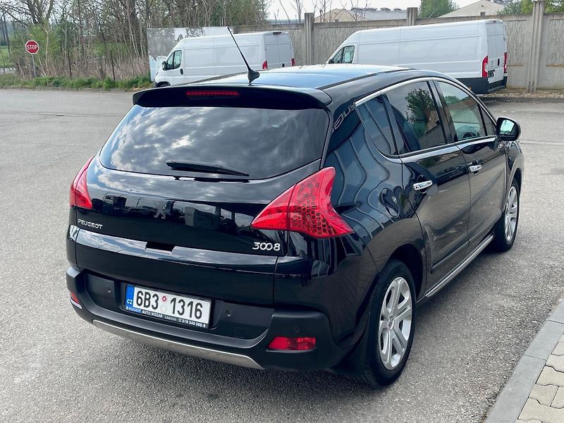 Peugeot 3008 (2010) Premium Pack 1,6 THP 156k Man6 - fotka 3 z 8