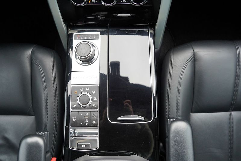 Land Rover Range Rover 3.0 SDV6 Vogue/4x4/260 PS/ČR - fotka 38 z 48