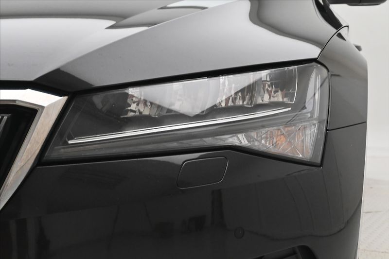 Škoda Superb 2,0 TDI 110 kW DSG Style Záruk - fotka 30 z 32