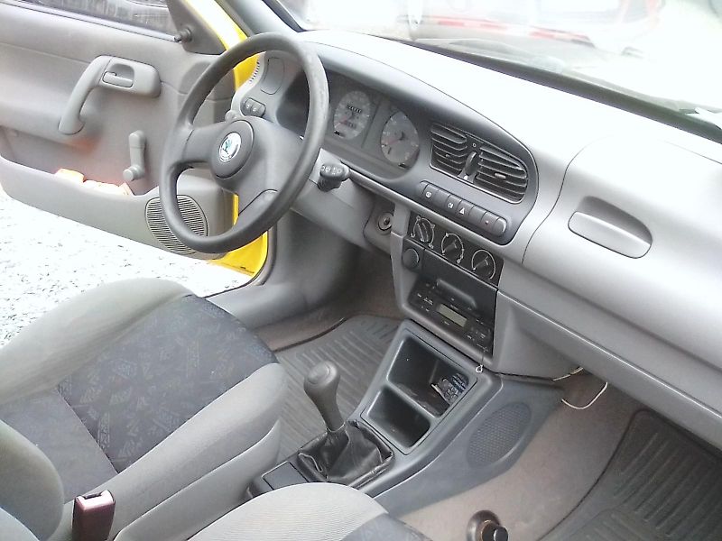 Škoda Felicia (2000) 1.3i / 40KW, jede super - fotka 20 z 42