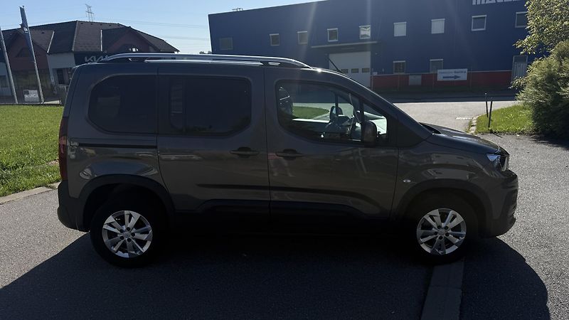 Peugeot Rifter (2021) 1.2i 96KW AUTOMAT 7 MÍST 80 KM - fotka 5 z 25