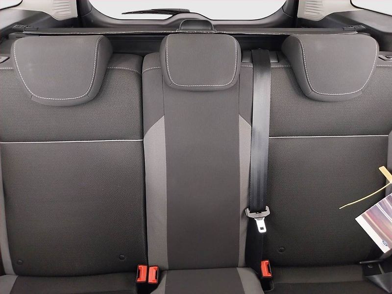 Ford Focus (2014) 1.6 i, Serv.kniha, Tempomat - fotka 10 z 20