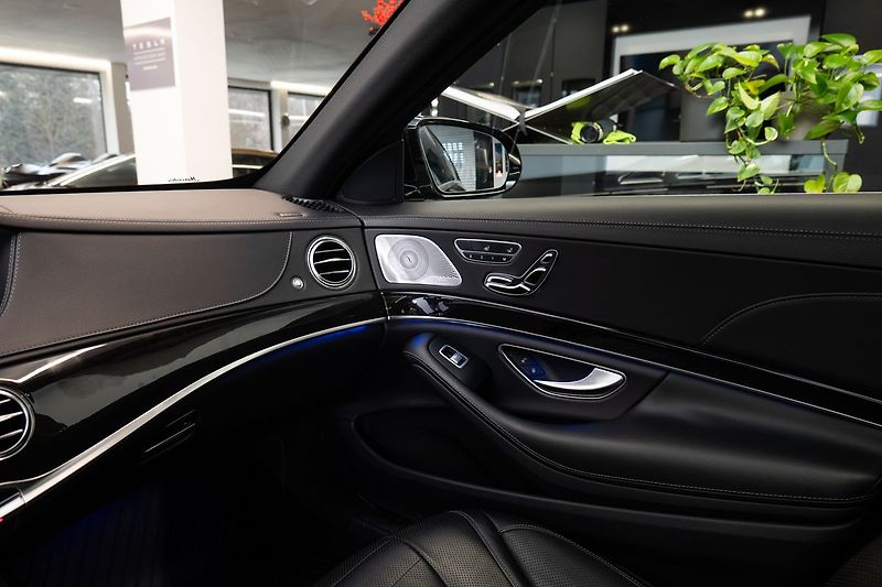 Mercedes-Benz Třídy S d L 4MATIC Burmester/360/LED - fotka 17 z 23