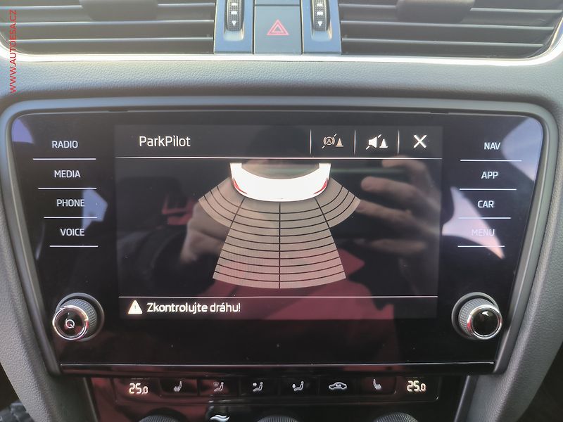 Škoda Octavia (2018) 1.6 TDi, ČR, LED, navi - fotka 15 z 22