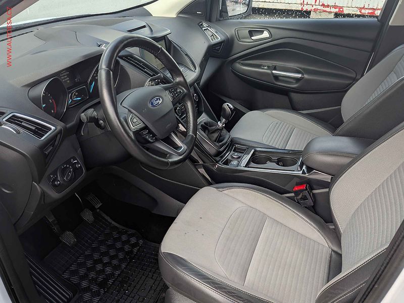 Ford Kuga (2016) 2.0 TDCI 4x4, Navi, bixen - fotka 9 z 16