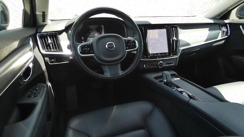 Volvo V90 B4 mHEV AWD aut. Momentum Pro - fotka 5 z 23