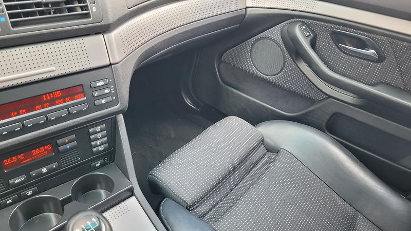 BMW Řada 5 520i 125kw  - fotka 19 z 20