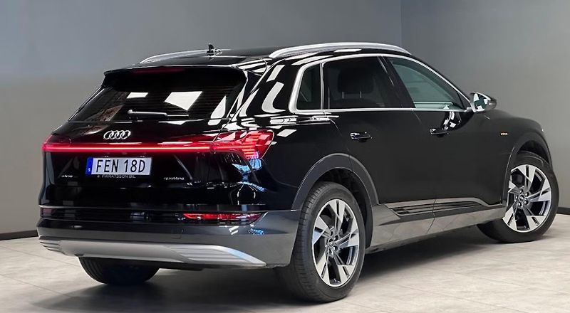 Audi e-tron 55 Quattro SoH 94% Kam Tažné - fotka 19 z 23