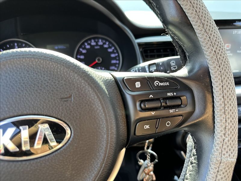 Kia Stonic 1,6 CRDi Aut.klima,Kamera - fotka 28 z 39