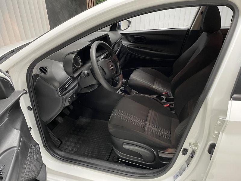 Hyundai i20 1.2 i ČR  1.MAJ.SERVISKA - fotka 19 z 23