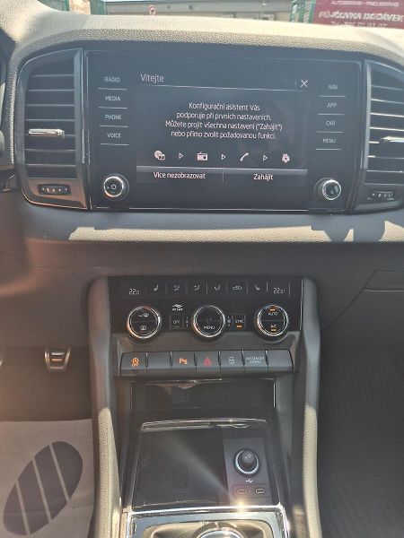 Škoda Karoq 1,5 TSI 110kW SportLine, CZ, 1 - fotka 16 z 28