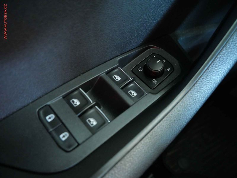 Škoda Karoq (2018) 1.5TSi, 1.maj,ČR, LED, navi - fotka 14 z 21