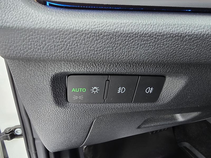 Škoda Octavia 2.0TDI DSG STYLE+ MATRIX TAŽNÉ - fotka 17 z 50