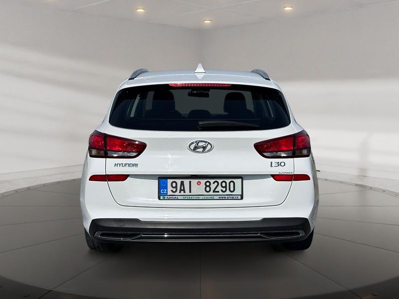 Hyundai i30 (2022) COMFORT 1.5i 80kW CZ DPH - fotka 5 z 11