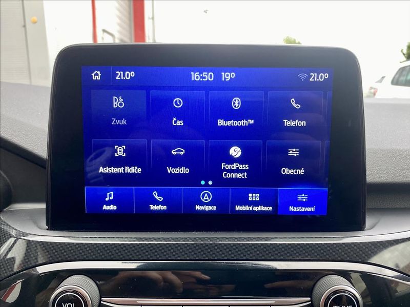 Ford Kuga 2,0 EcoBlue  ST-LINE AWD záruk - fotka 29 z 52